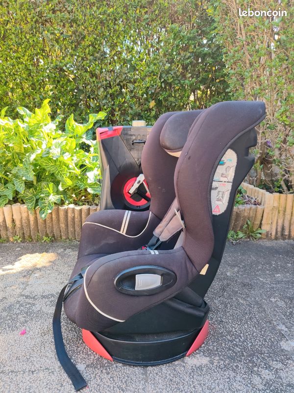 Siege auto axiss bebeconfort
- Siège auto rotatif pour installer et sécuriser l'enfant très facilement
- Inclinaison multi-positions: 8 positions confortables, de la (image 2)