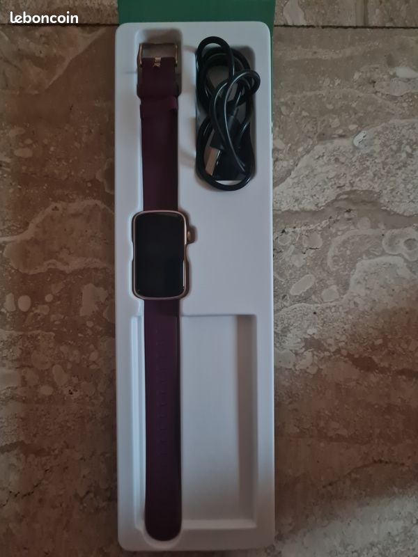 Montre connectée violet (image 1)
