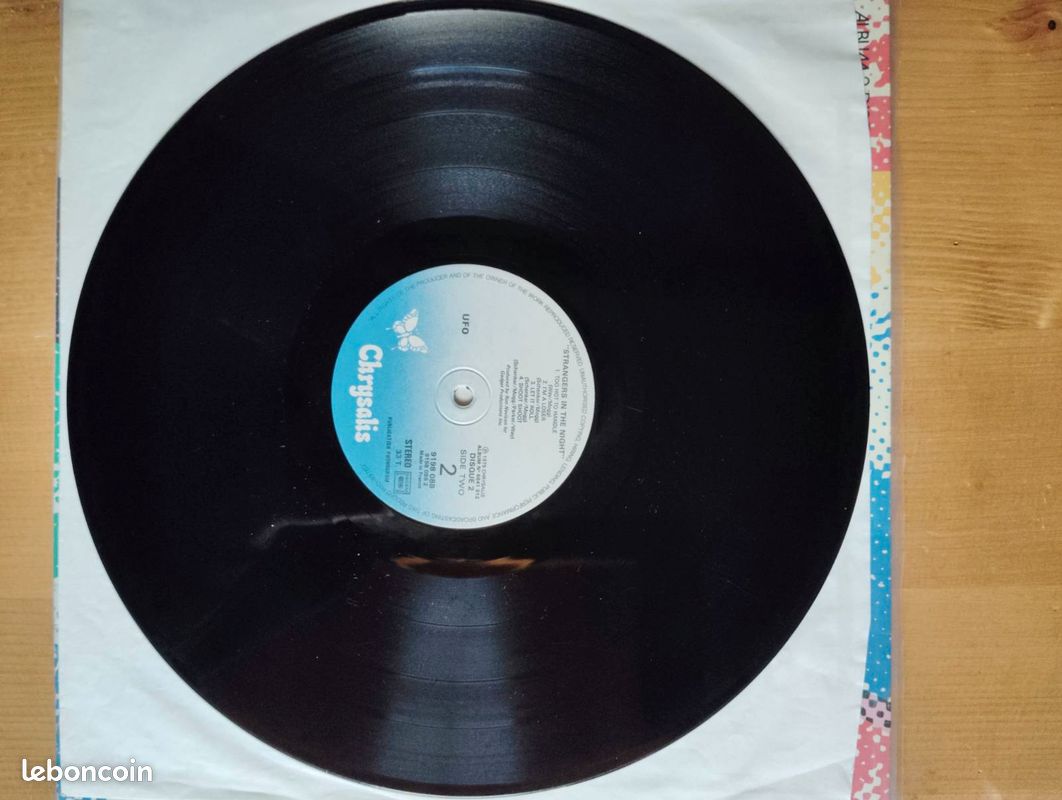 Double LP UFO Strangers in the night réédition VG++/VG+ (image 3)