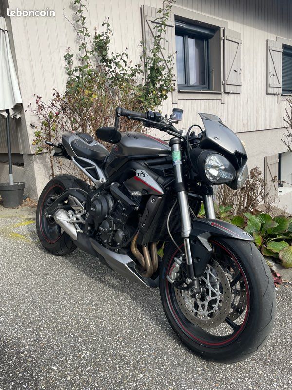 Triumph Street Triple RS (image 1)