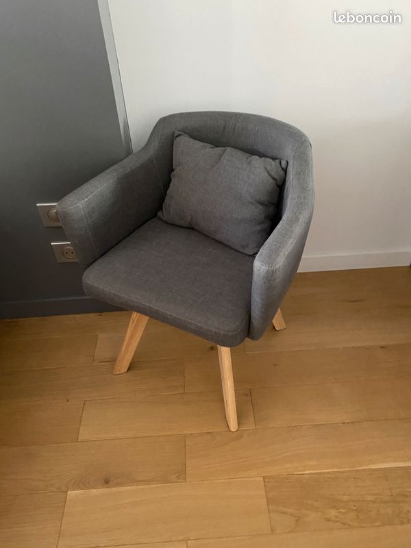 Lot de 2 petits fauteuils en tissu gris (image 1)
