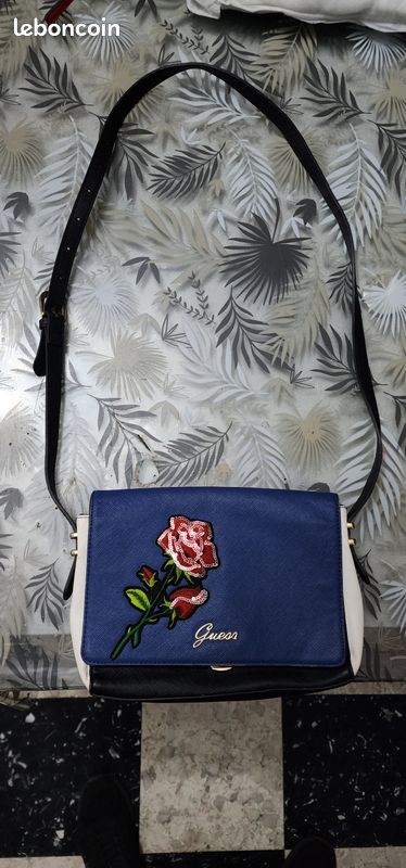 Sac à Main GUESS Couleur Pierre - Modèle PPY312302 Taille Moyenne, 100% Authentique Et Très Style