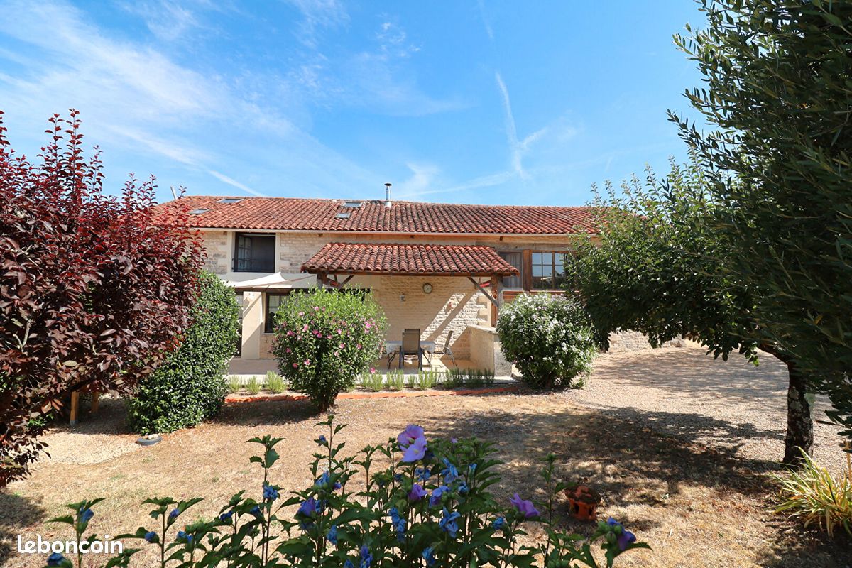 Maison 5 pièces 160 m² · à Salles-de-Villefagnan · 160 m² · 199 000 €