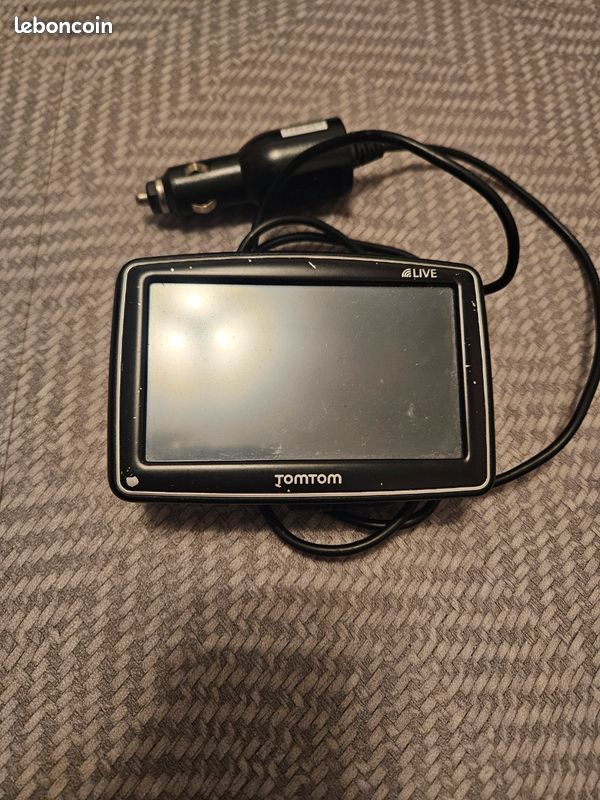 GPS TomTom N14644 - Support Allume-cigare Et Ventouse - Bon état