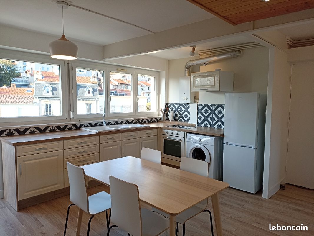 Appartement 2 pièces 45 m² · à Saint-Étienne · 45 m² · 70 000 €
