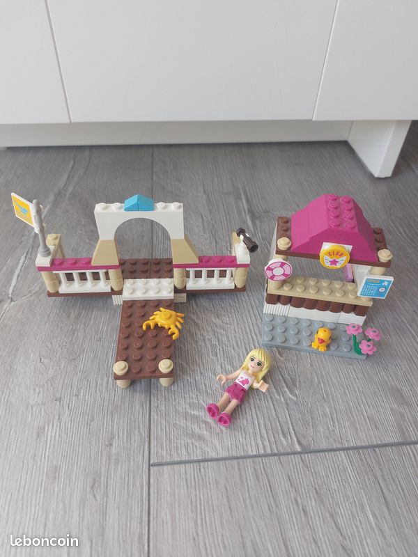 LEGO Friends - 3063 - Le Club d'aviation de Heartlake City (image 2)
