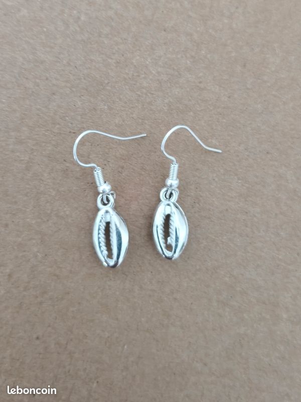 Boucles D'oreilles Clips Coquillage Avec Monnaie Arabe - Vintage, Multicolore, Neuf Sans Emballage
