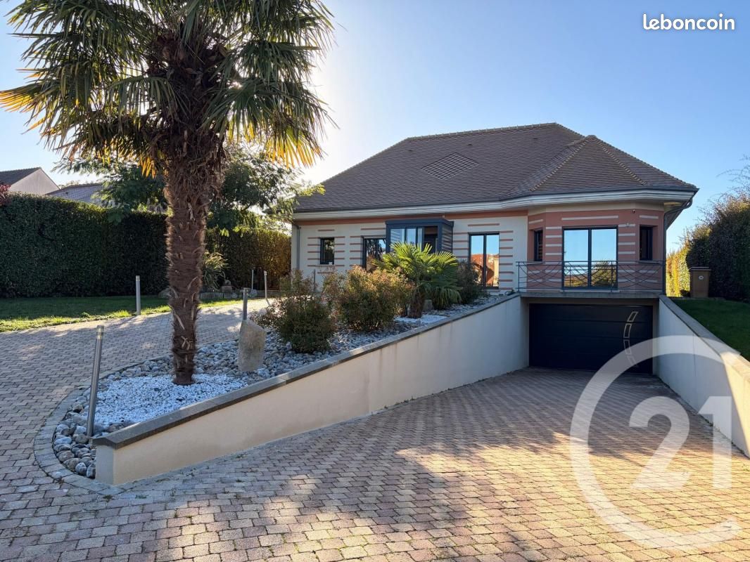 Maison 6 pièces 190 m² · à Saint-Mard · 190 m² · 649 000 €