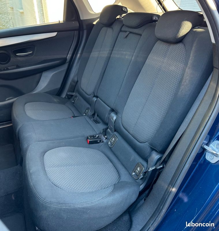 BMW SERIE 2 ACTIVE-TOURER 2.0 218 D 150 Ch LOUNGE - Toit ouvrant - Attelage - Sièges Chauffants - Hayon Elec (image 11)