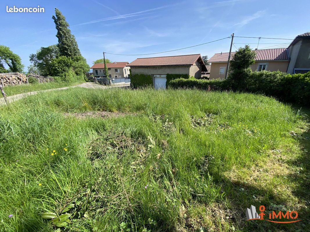 Terrain 555 m² · à Maubec · 555 m² · 149 000 €