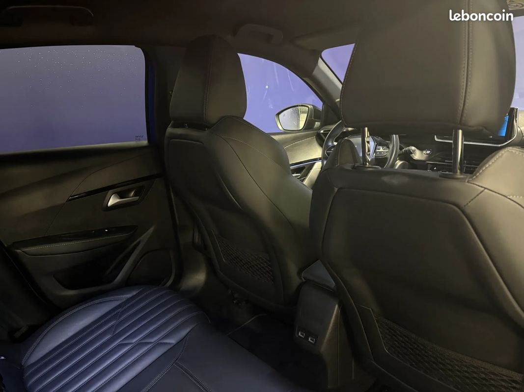 PEUGEOT 208 1.2 130ch GT - 2021 - CarPlay - Suivi complet - Boîte auto -Sièges électrique/Chauffant/Massant (image 17)