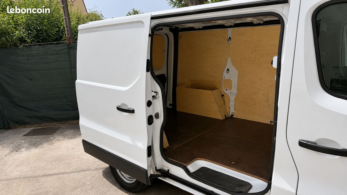 RENAULT Trafic Fg L1H1 2T8 2.0 Blue dCi 150ch Grand confort - TVA RECUPERABLE (image 4)