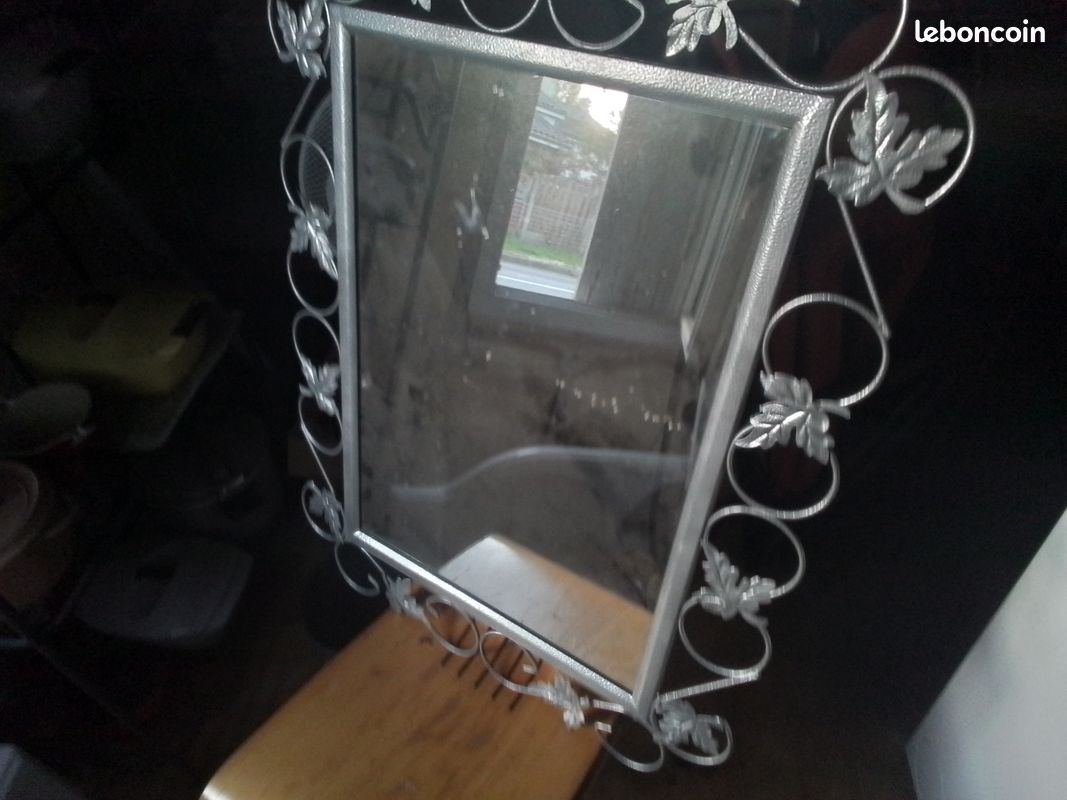 Miroir en très bon état encadrement en fer forgé (image 2)