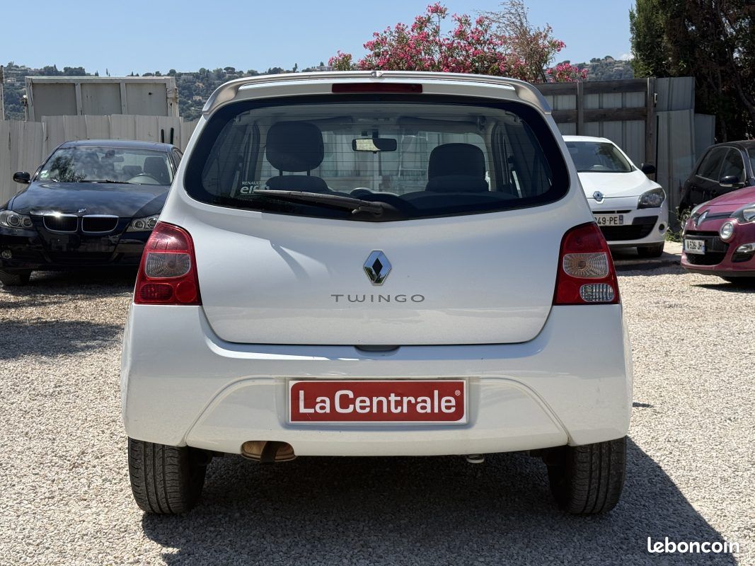 Renault twingo ii 1.2 75 authentique 2010 (image 5)