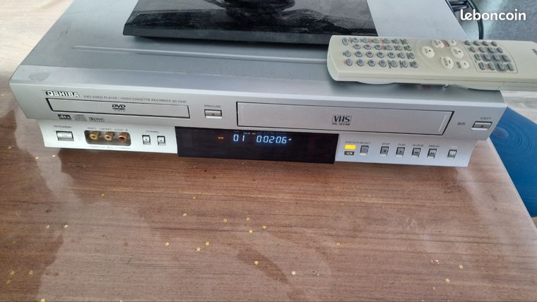 Magnétoscope Toshiba V-660F - Vintage VHS - Pour Pièces / Ne Fonctionne Pas