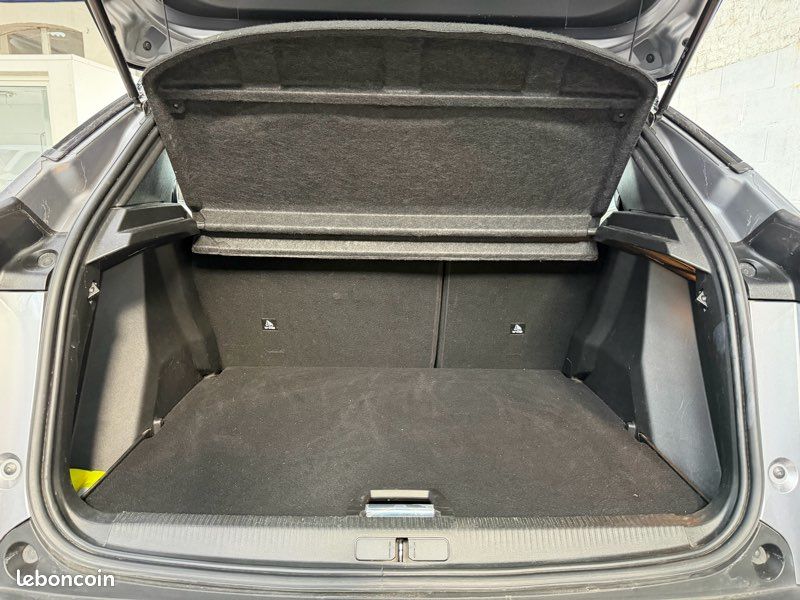 PEUGEOT 2008 GT 1.5 L HDI 130 EAT 8 / 1 ÈRE MAIN / reprise possible (image 10)