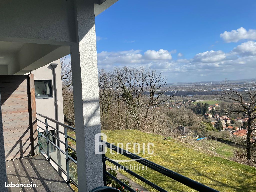 Appartement 3 pièces 80 m² · à Jussy · 80 m² · 950 €/mois