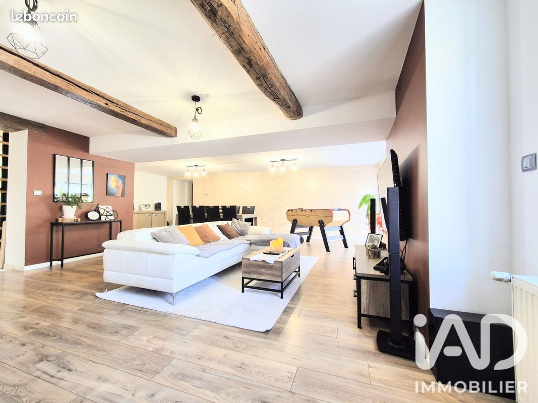 Maison 6 pièces 166 m² · à Warcq · 166 m² · 315 000 €
