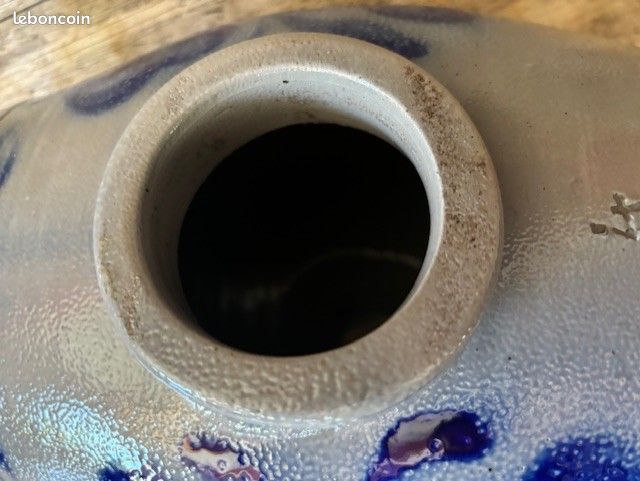 Ancien VINAIGRIER tonneau en GRES d'ALSACE décor foral bleu cobalt (image 4)