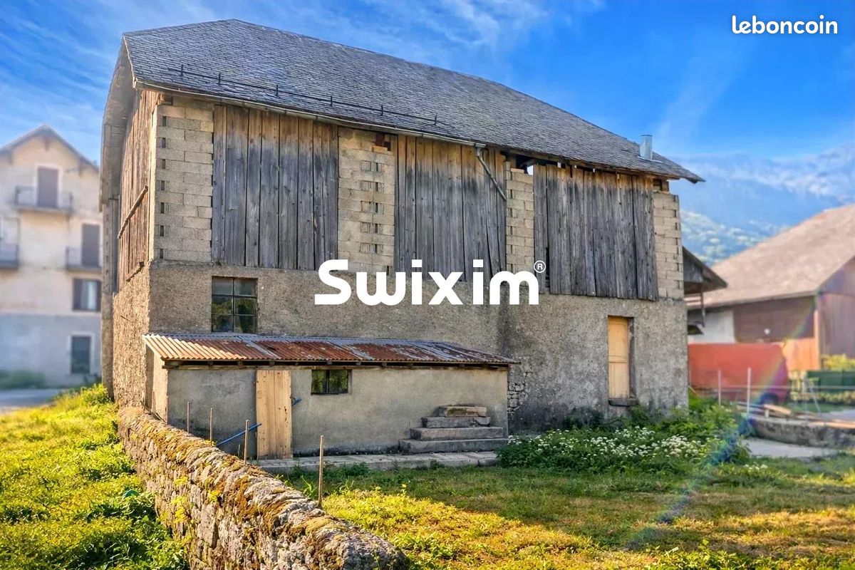 Maison 4 pièces 333 m² · à École · 333 m² · 185 000 €