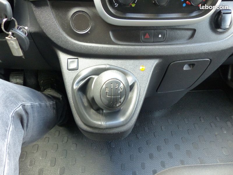 Renault TRAFIC III COMBI L1 1.6 DCI 125CH ENERGY LIFE 9 PLACES (image 23)