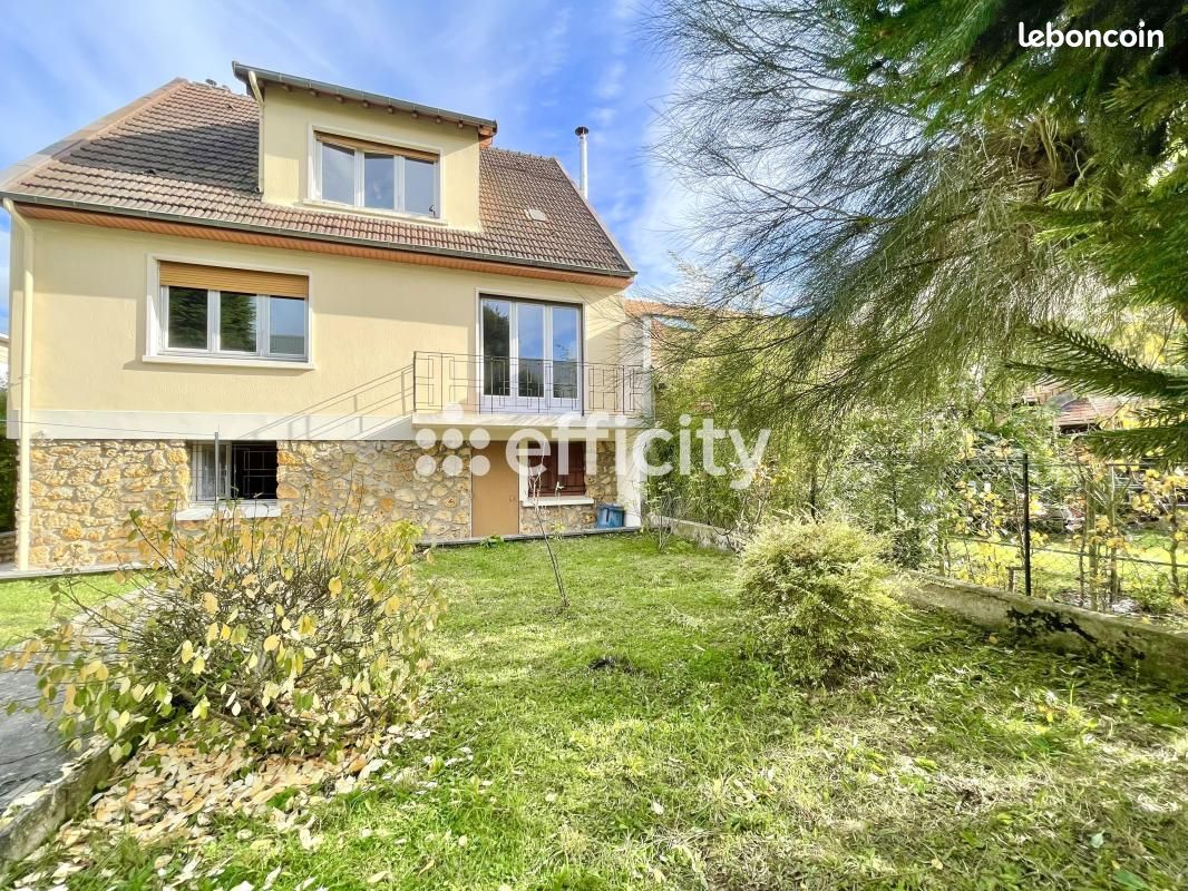 Maison 5 pièces 188 m² · à Les Clayes-sous-Bois · 188 m² · 425 000 €