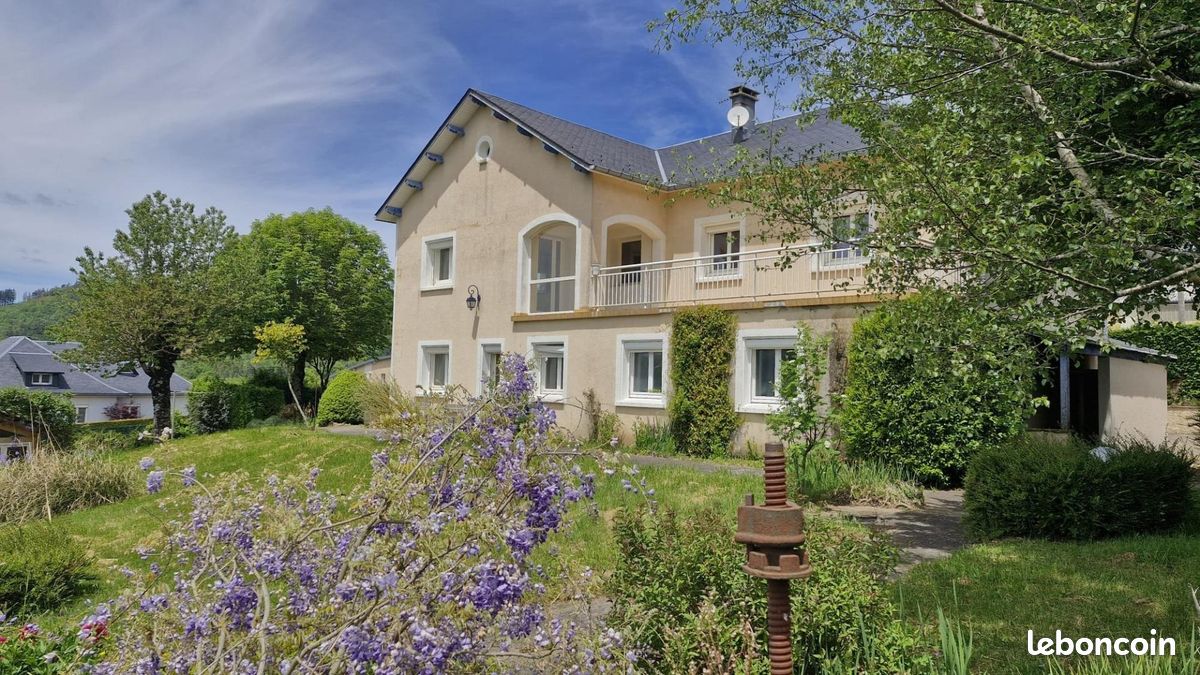 Maison 6 pièces 215 m² · à Lacaune · 215 m² · 230 000 €