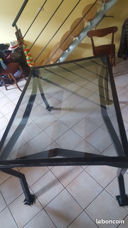 Table verre et métal (image 1)