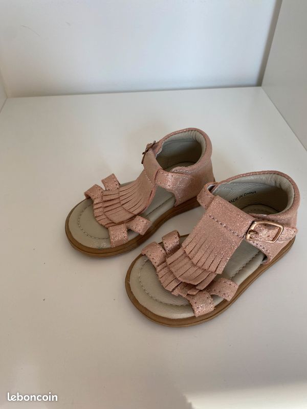 Sandale taille 20 toute neuve (image 1)