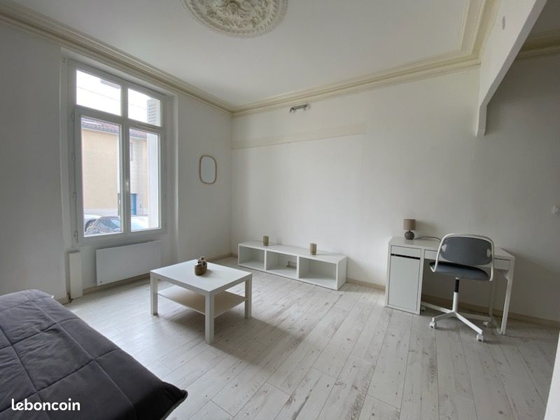 Grand studio Poitiers avec parking 8 minutes du centre ville en voiture - Poitiers 86000 (image principale 1)