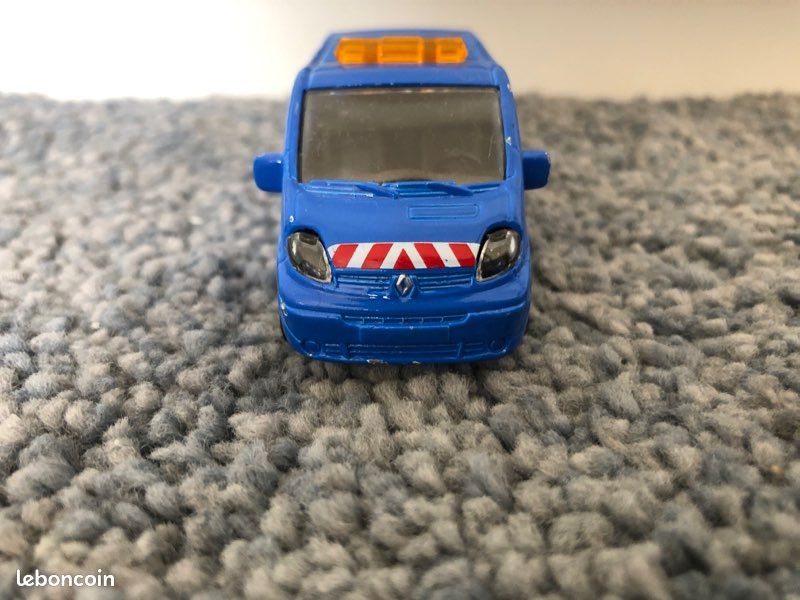 Véhicule de service d’électricité majorette (image 3)