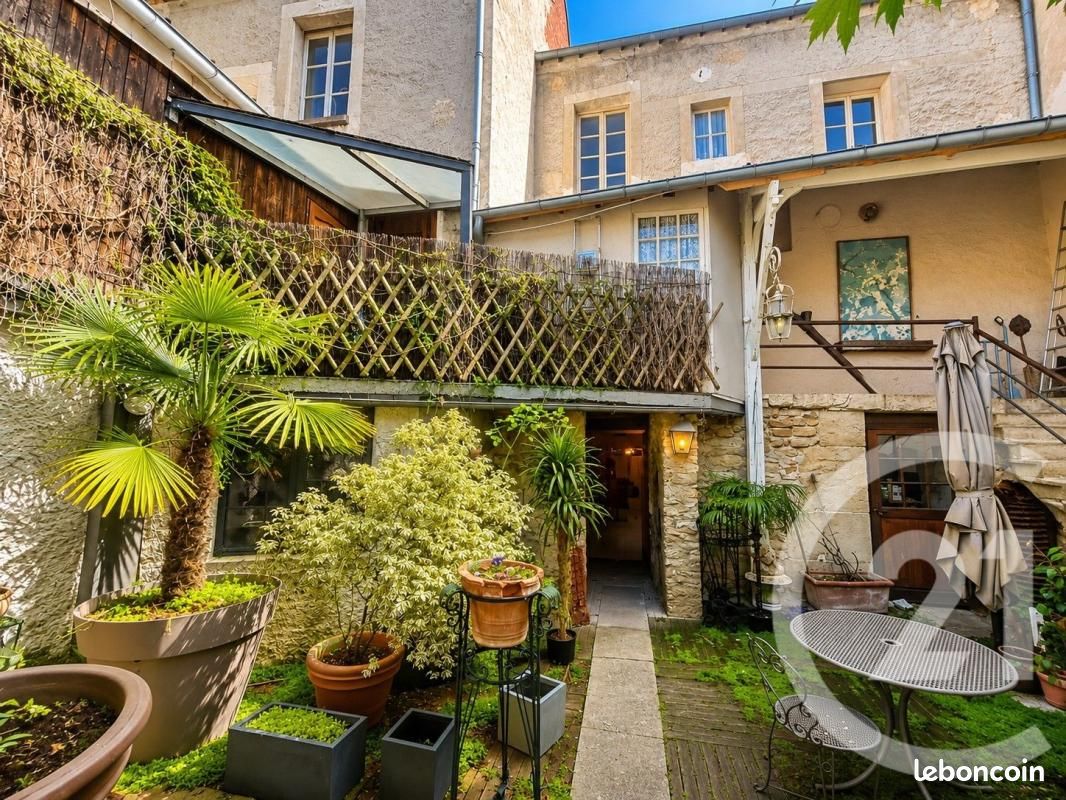 Maison 10 pièces 250 m² · à Pontoise · 250 m² · 220 000 €