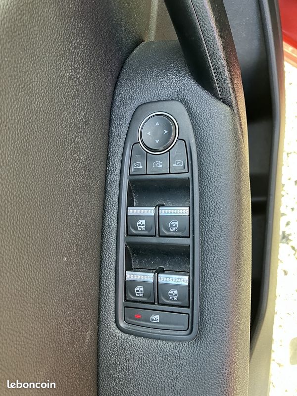 Renault Captur 1.6 E-TECH HYBRIDE RECHARGEABLE - 160 BVA MULTI- (image 8)