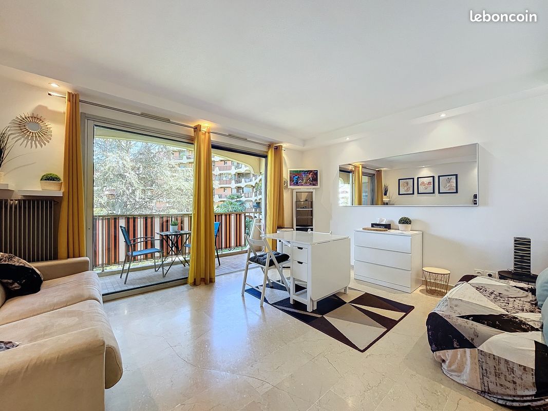 Appartement 1 pièce 27 m² · à Mandelieu-la-Napoule · 27 m² · 159 000 €