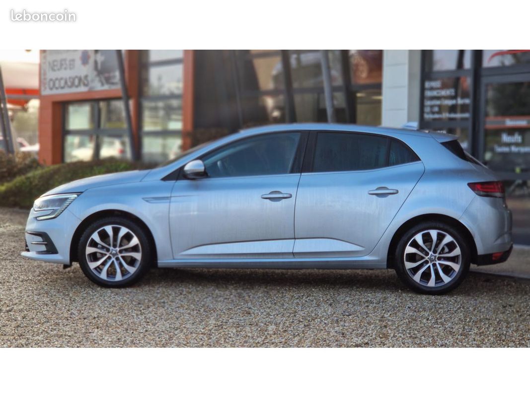 RENAULT MEGANE Mégane 1.5 Blue dCi - 115 2023 IV BERLINE Evolution PHASE 2 (image 3)