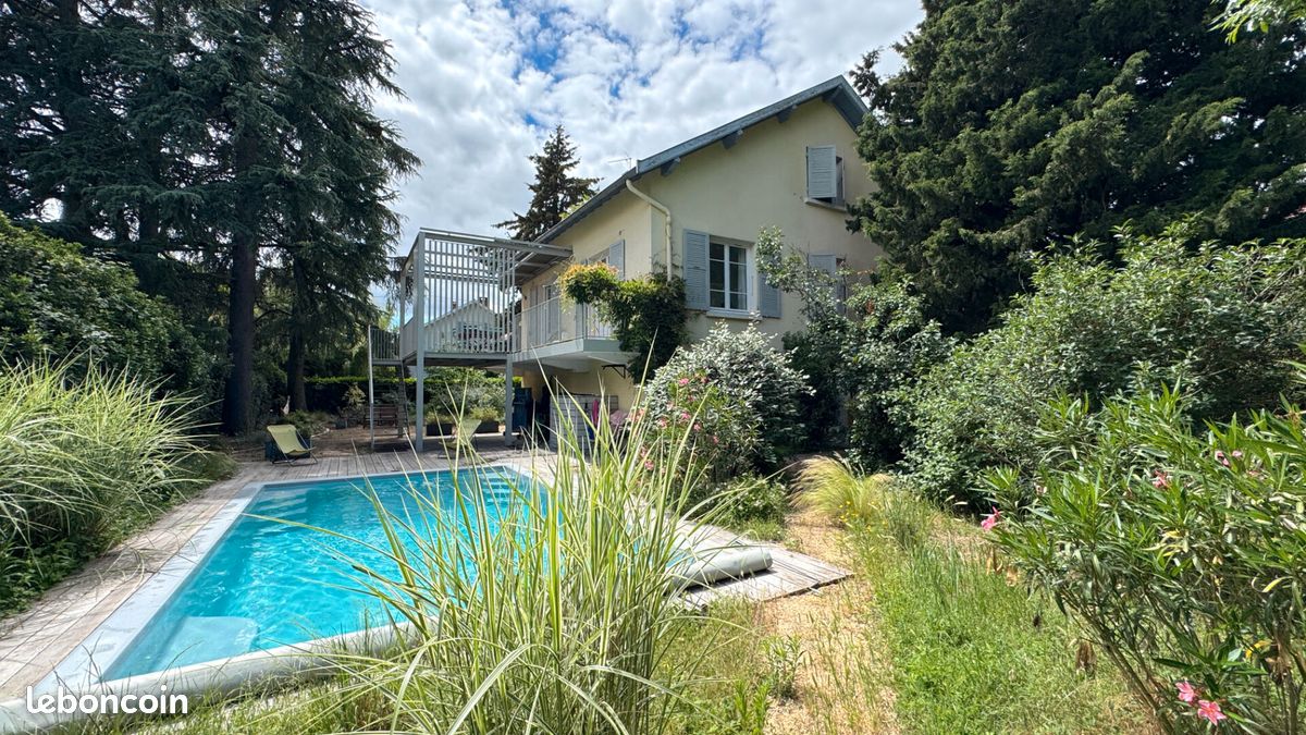 Maison 6 pièces 205 m² · à Lyon · 205 m² · 790 000 €