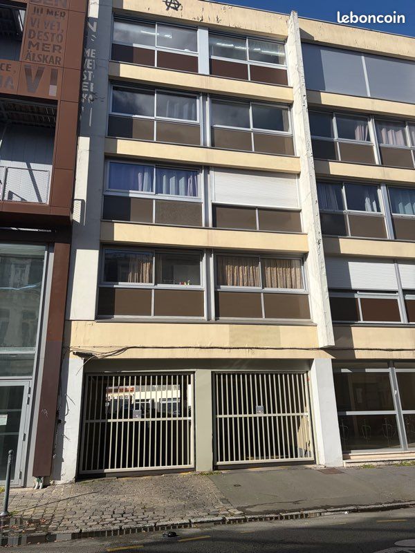 Location place de parking · à Lille · 90 €/mois