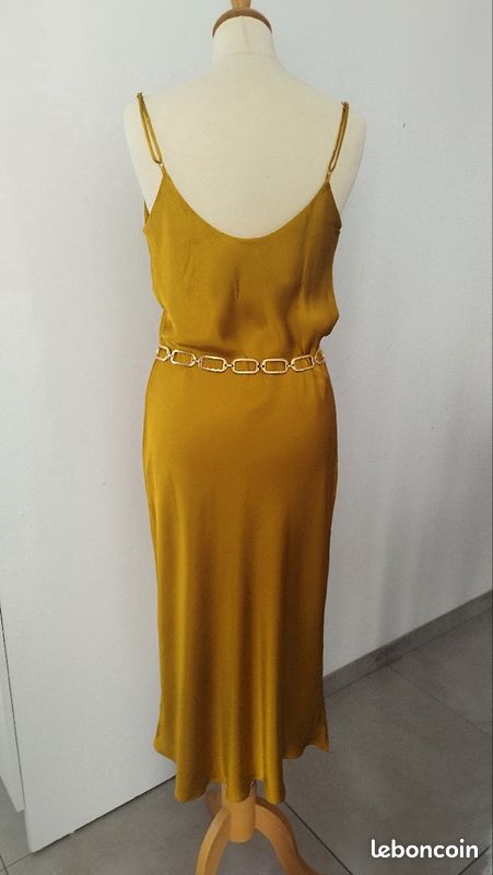 Robe jaune dorée Zara taille S (image 2)