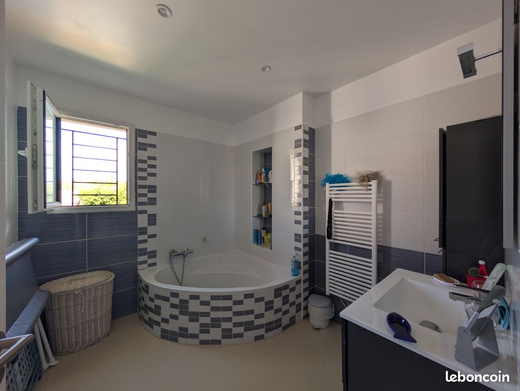 Vente villa t4 avec piscine jardin et garage (image 19)