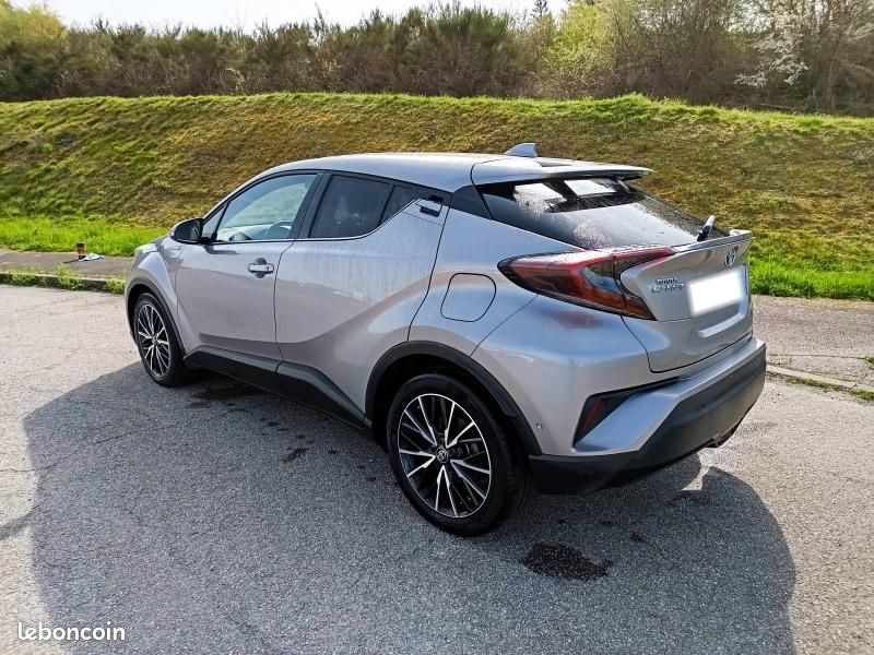 Toyota C-HR 122h Distinctive 2WD E-CVT (image 7)