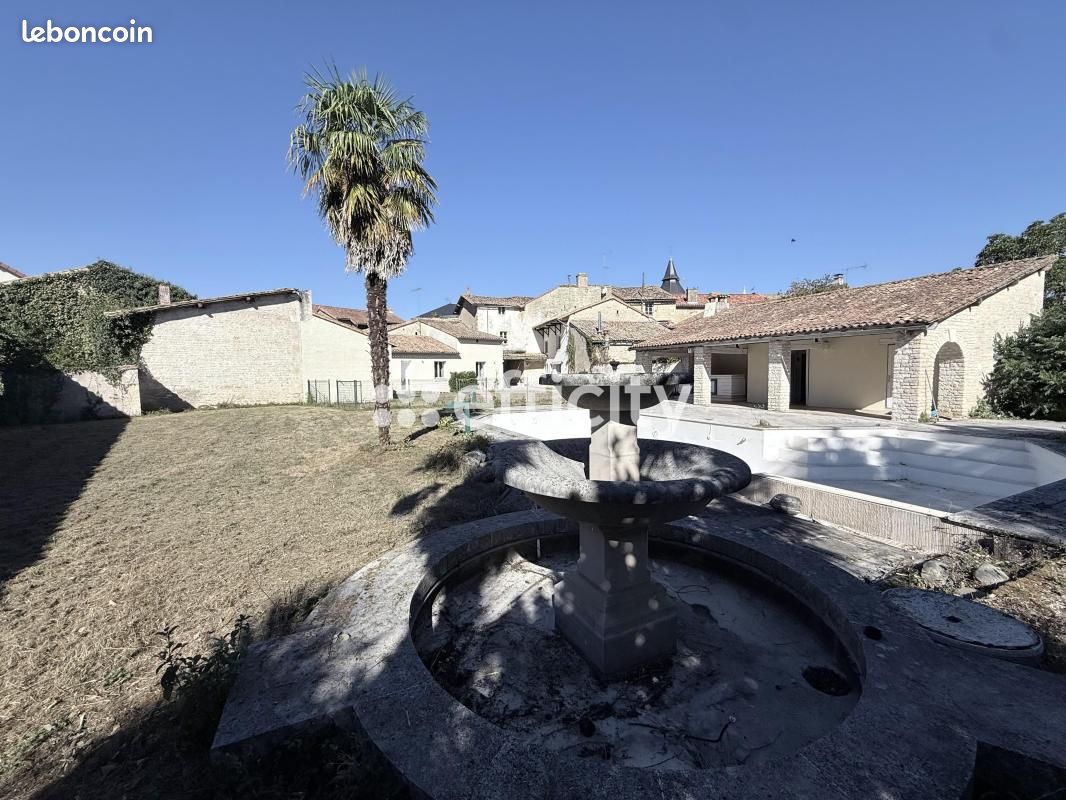 Maison 6 pièces 165 m² · à Chaunay · 165 m² · 130 000 €