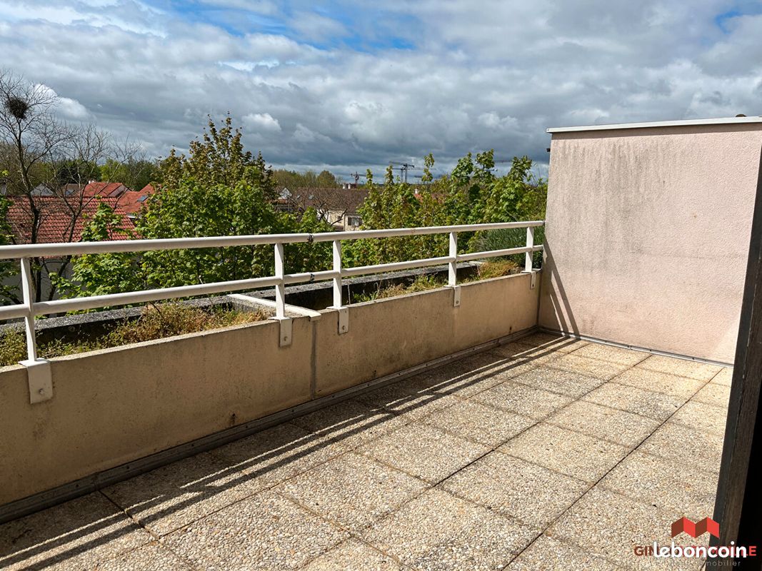 Appartement 3 pièces 67 m² · à Voisins-le-Bretonneux · 67 m² · 1 233 €/mois