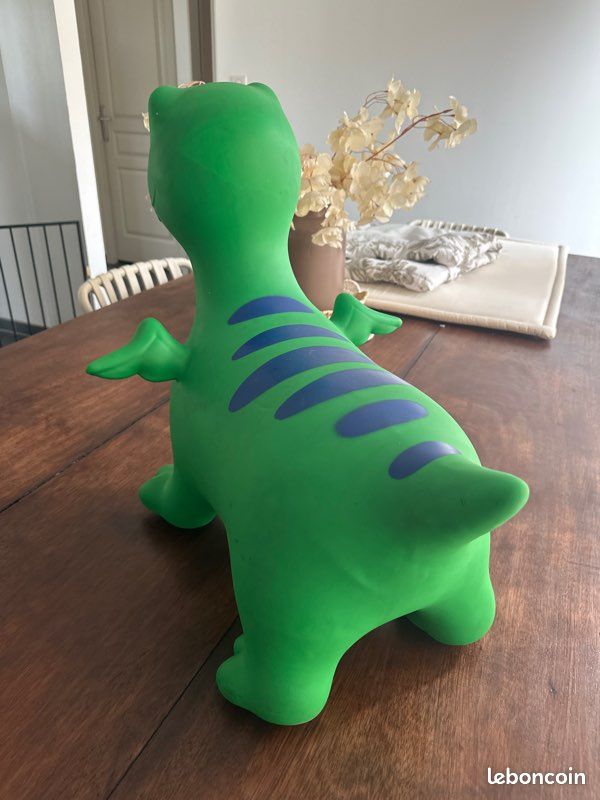 Dinosaure sauteur vert (image 2)