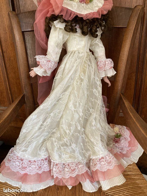 Ancienne poupée de collection tête porcelaine 53 cm. État