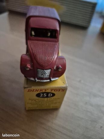 DINKY TOYS 25D/562 - Citroën 2CV fourgonnette incendie, dans