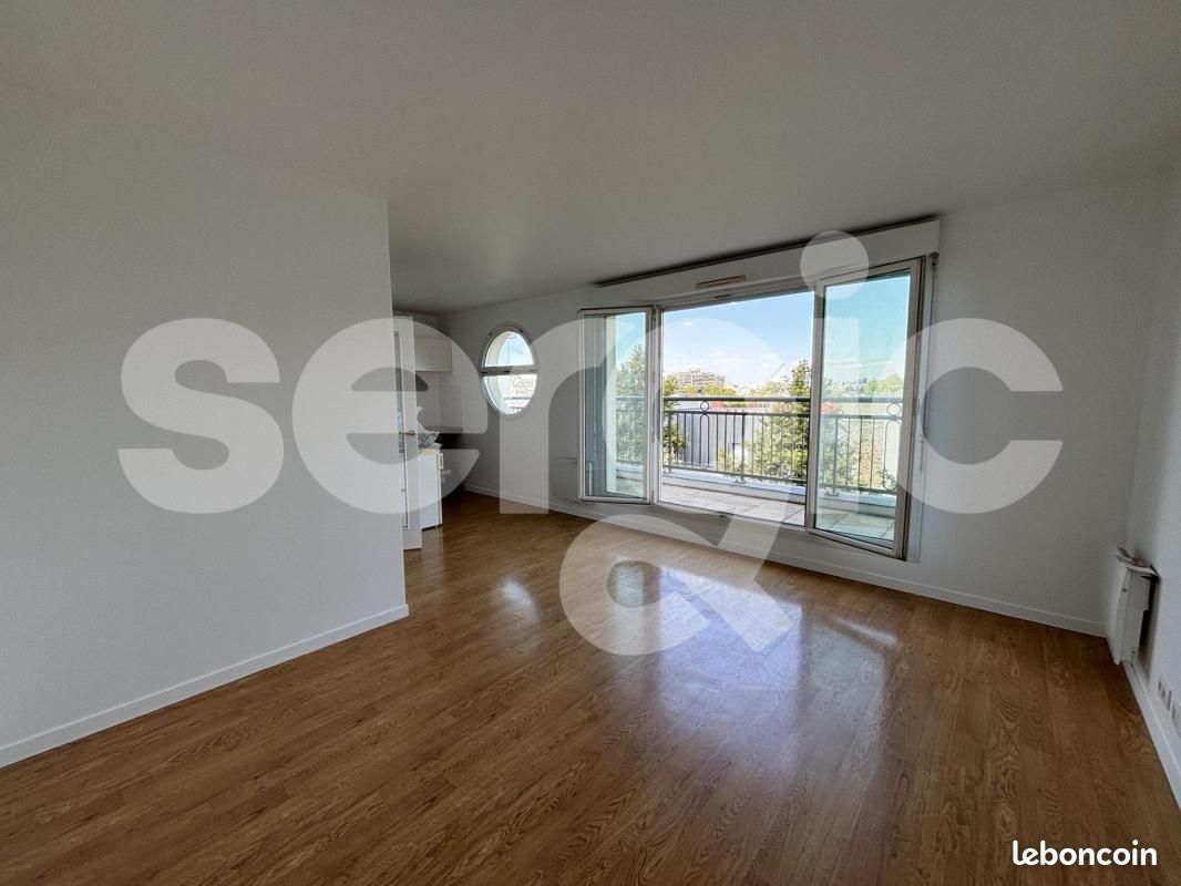 Appartement 1 pièce 28 m² · à Issy-les-Moulineaux · 28 m² · 860 €/mois