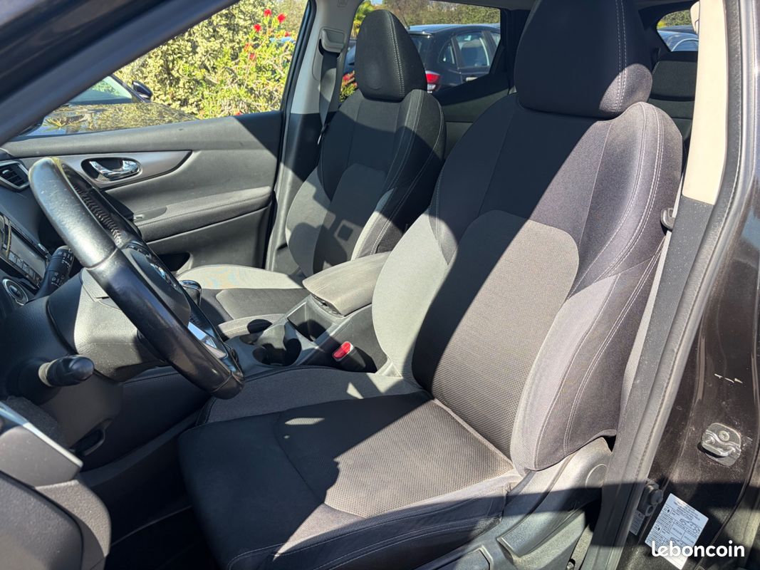 NISSAN Qashqai GENERATION-II 1.2 DIGT 115 N-CONNECTA 2WD (image 9)