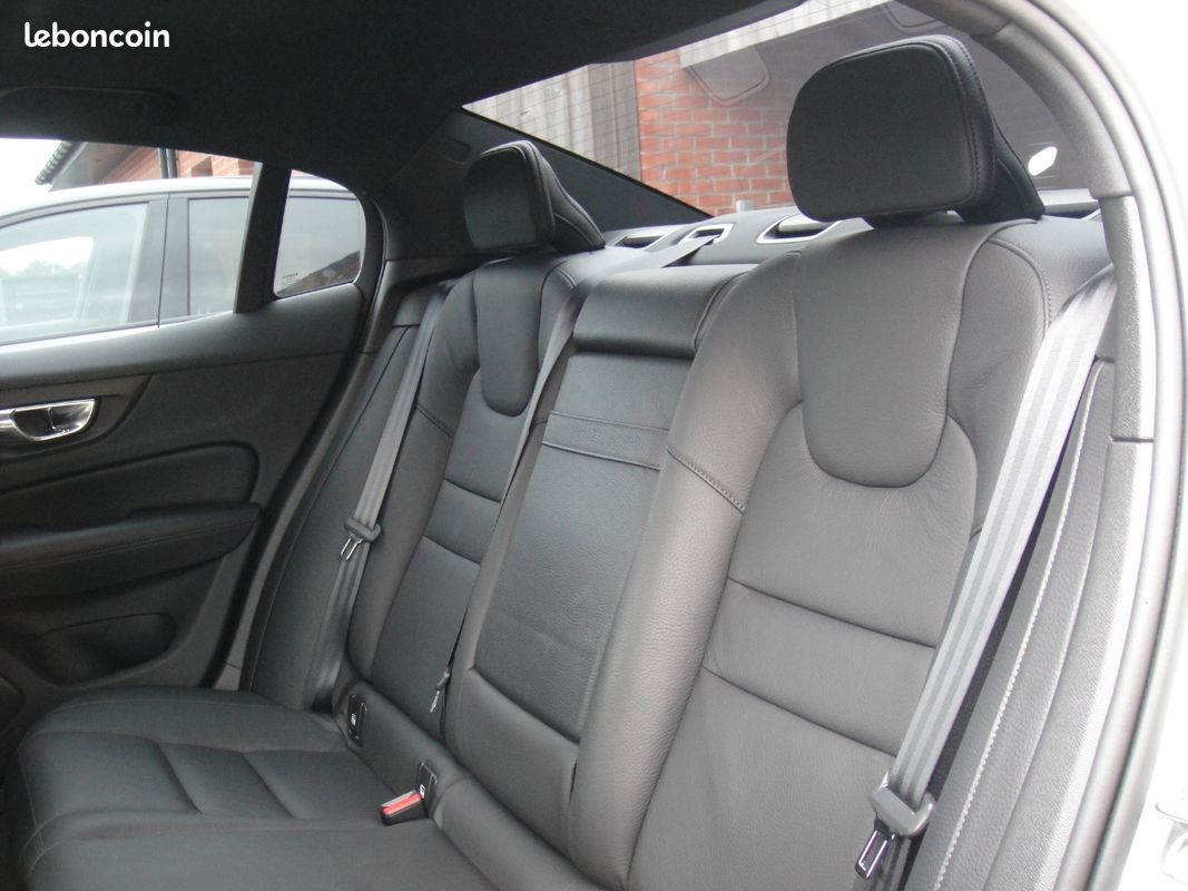 VOLVO S60 T8 Twin Engine 303 + 87ch R-Design Geartronic 8 (image 15)