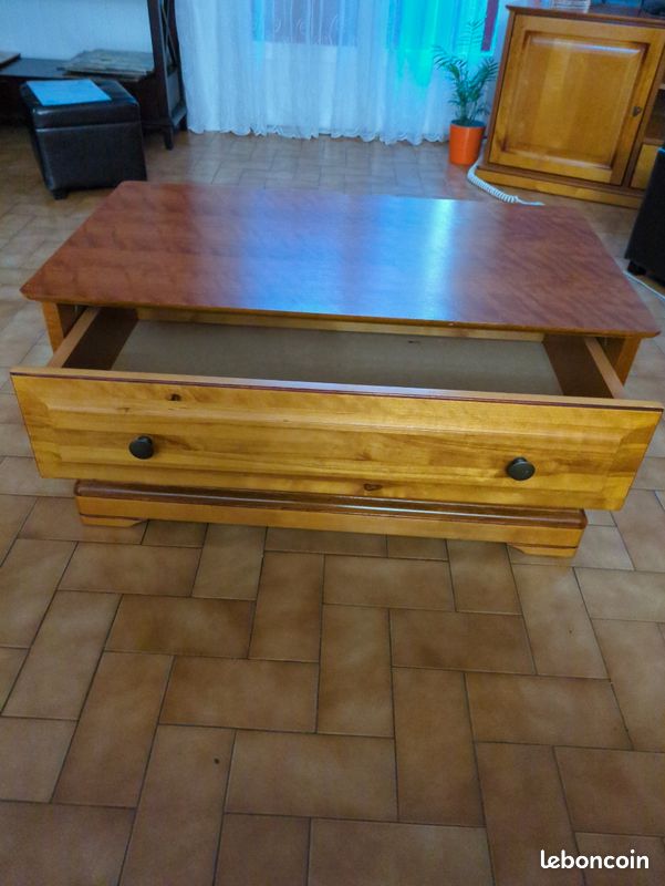 Table basse Louis Philippe teintees merisier longueur 82,5 Largeur 0,46. Hauteur 42 centimètres. Hauteur du tiroir qui s ouvre des 2 côtés 16 cms (image 2)