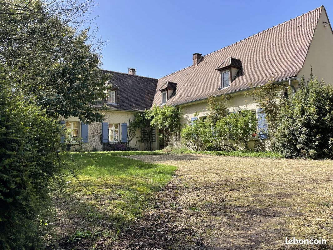 Maison 8 pièces 230 m² · à Pierrefonds · 230 m² · 593 000 €